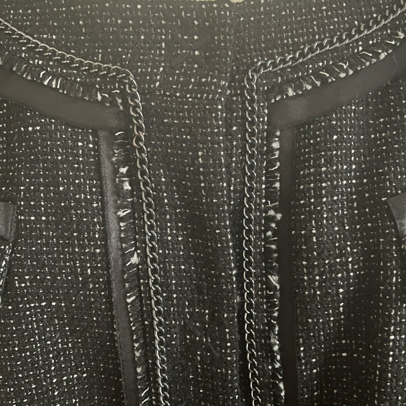 Black/white Halogen Jacket 18W w/chain & fringe embellishments - Picture 3 of 3